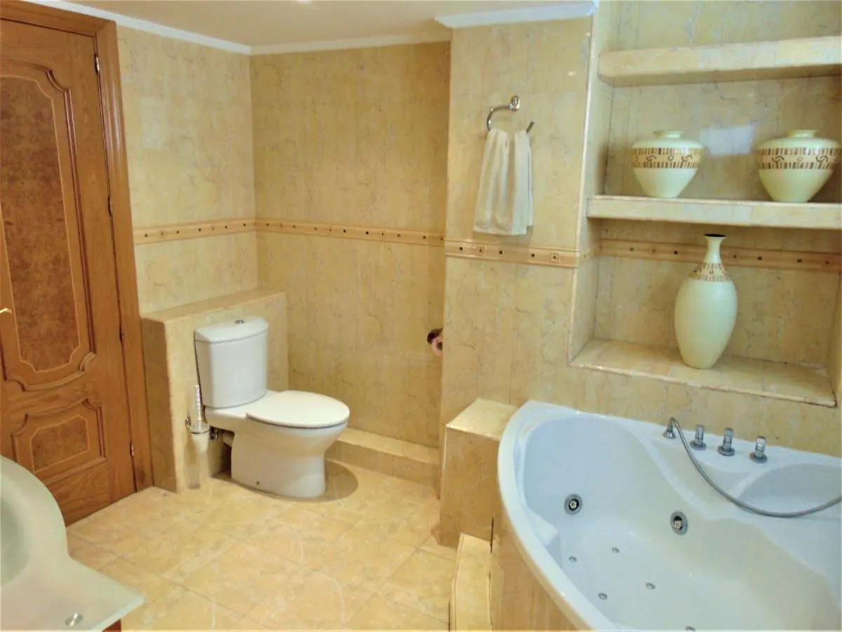 Beachfront, Two Bed- & Bathrooms, Private Parking Fuengirola Apartment