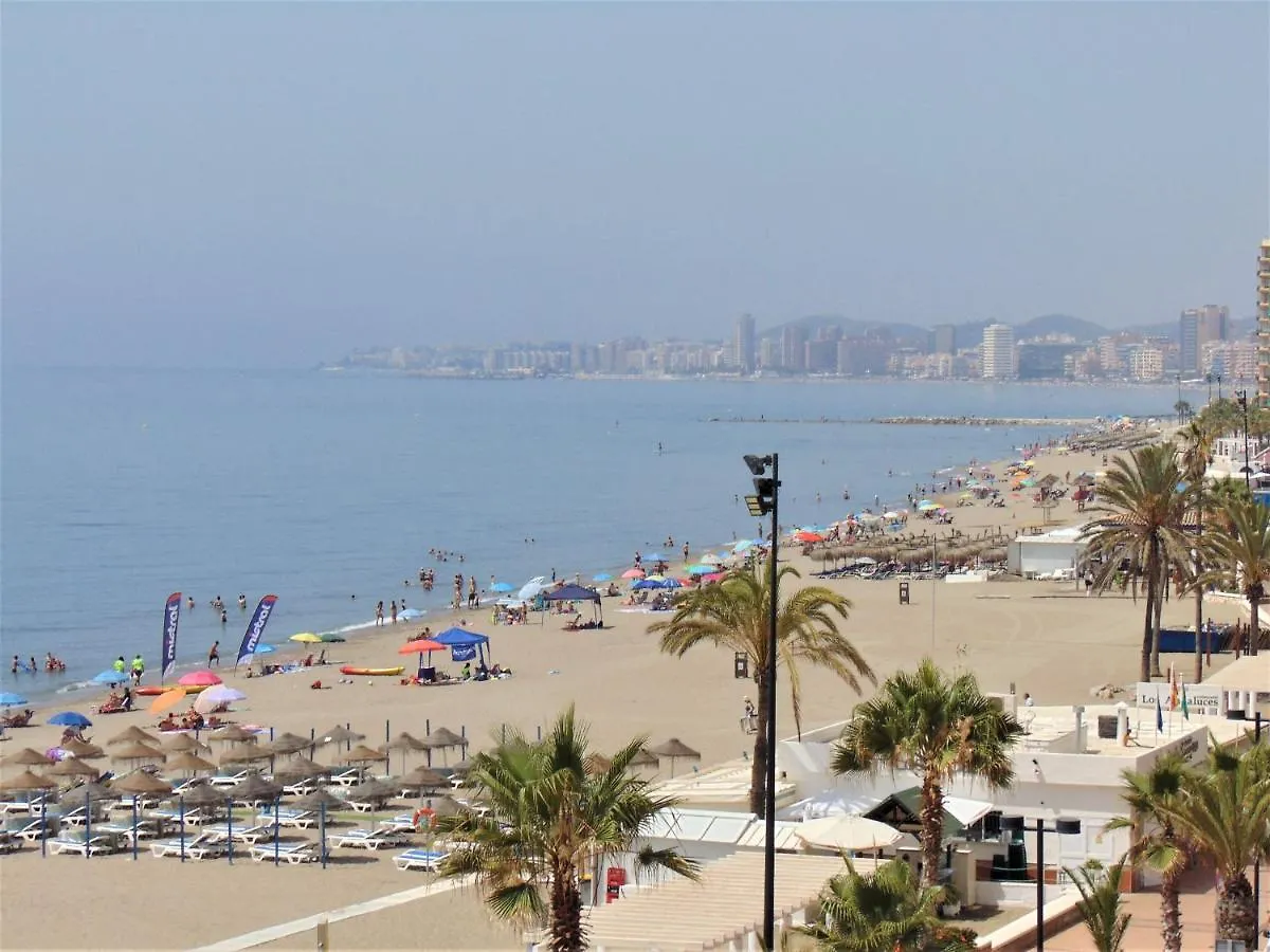 Beachfront, Two Bed- & Bathrooms, Private Parking Фуэнхирола