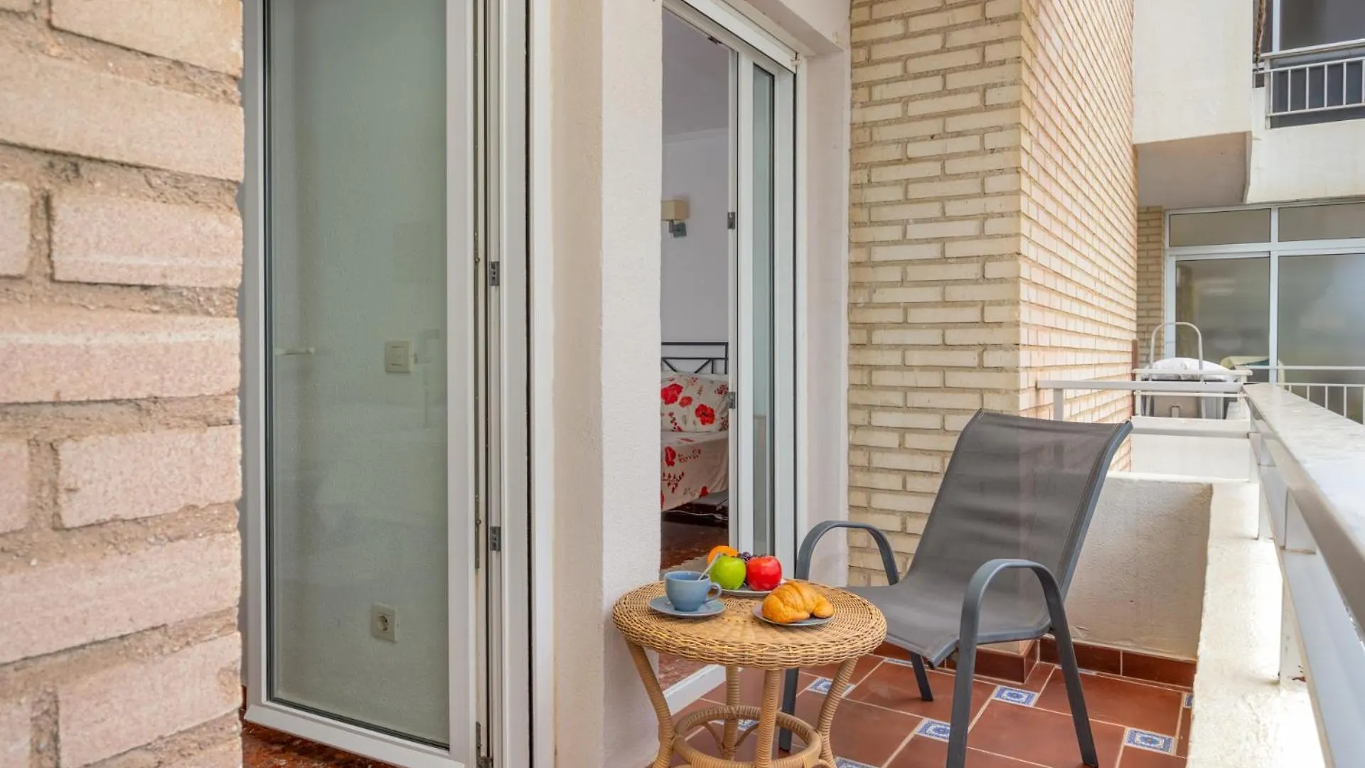 Apartment Beachfront, Two Bed- & Bathrooms, Private Parking Fuengirola