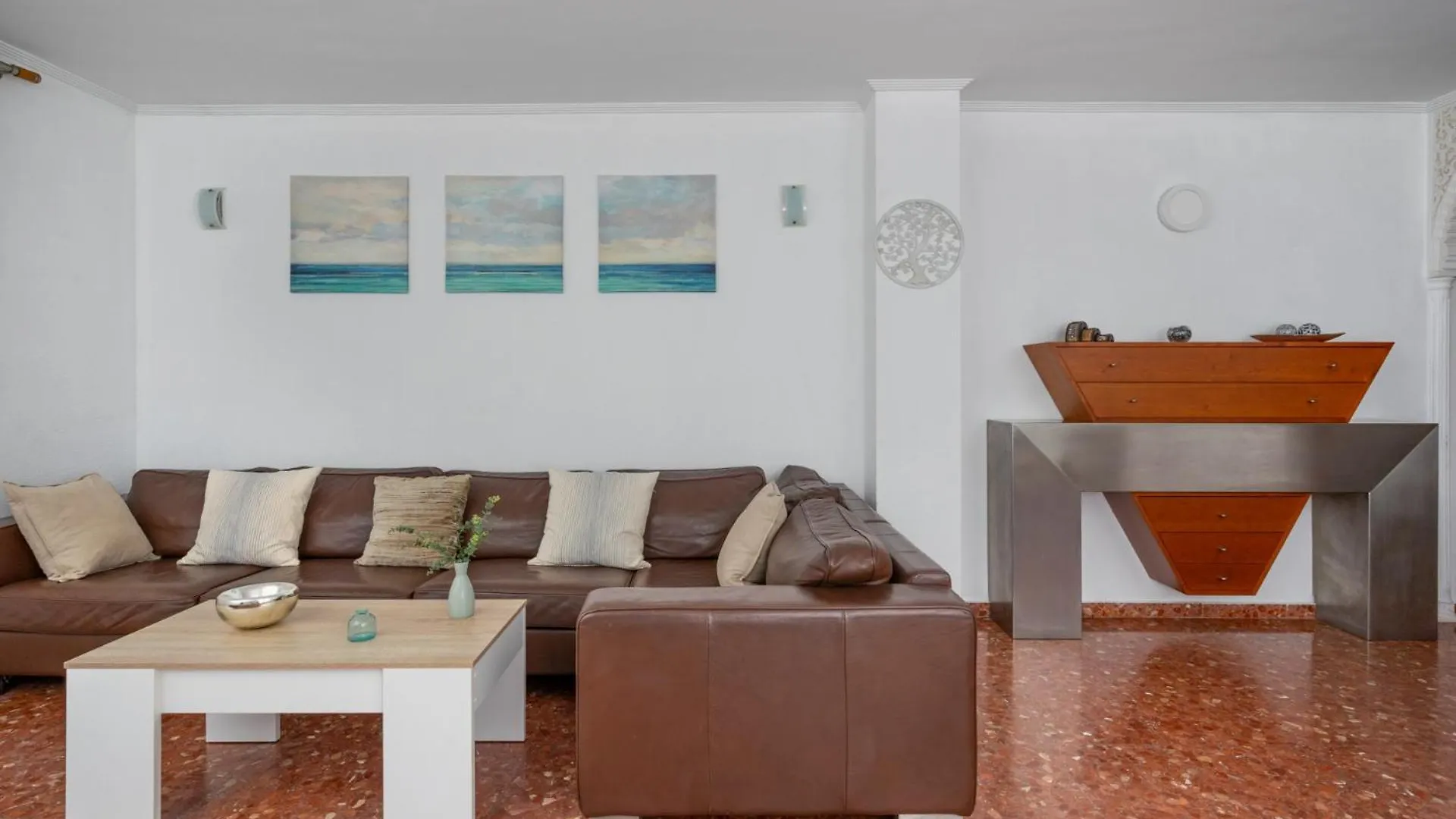 Apartment Beachfront, Two Bed- & Bathrooms, Private Parking Fuengirola