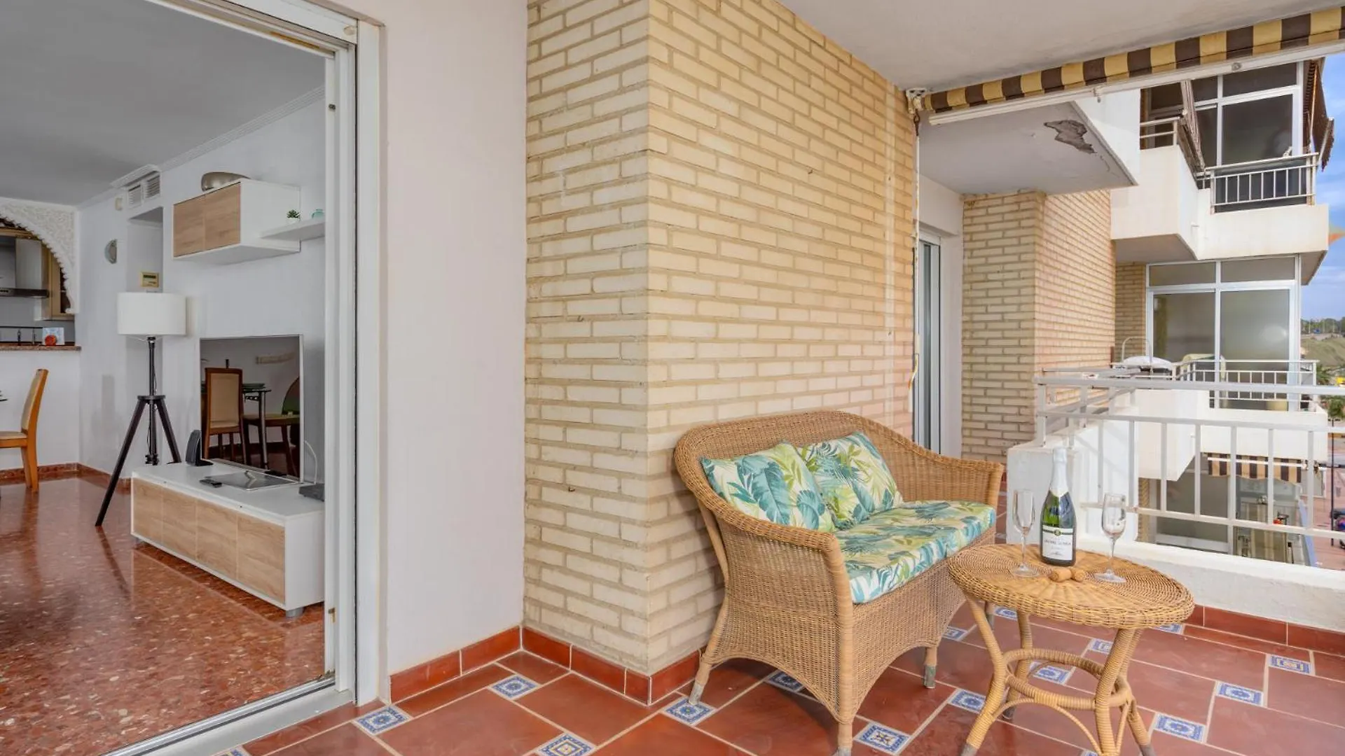Apartament Beachfront, Two Bed- & Bathrooms, Private Parking Fuengirola Hiszpania